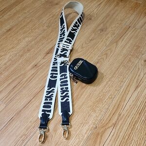 Guess Black and White Key Card Holder